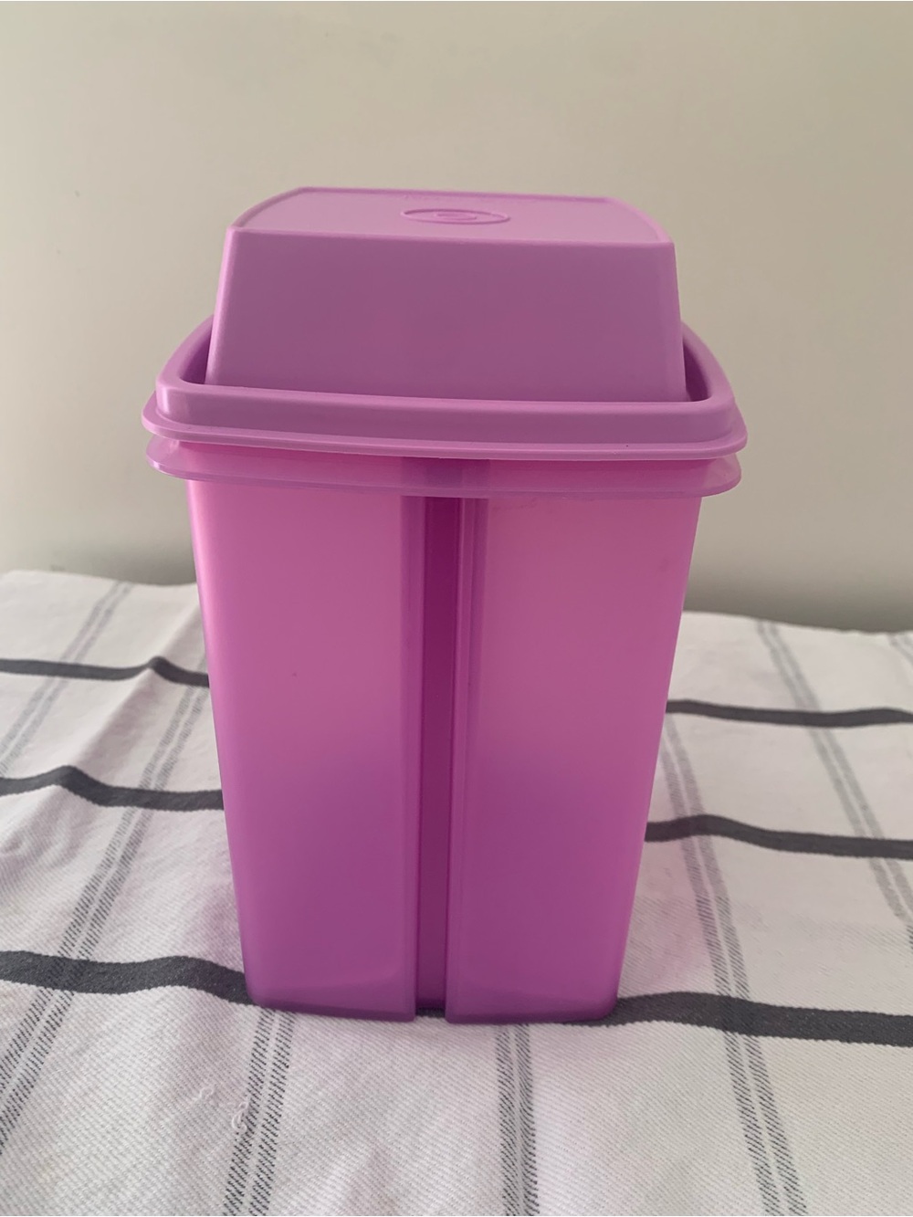 Tupperware Pink Pickle Keeper Storage Container with Lid